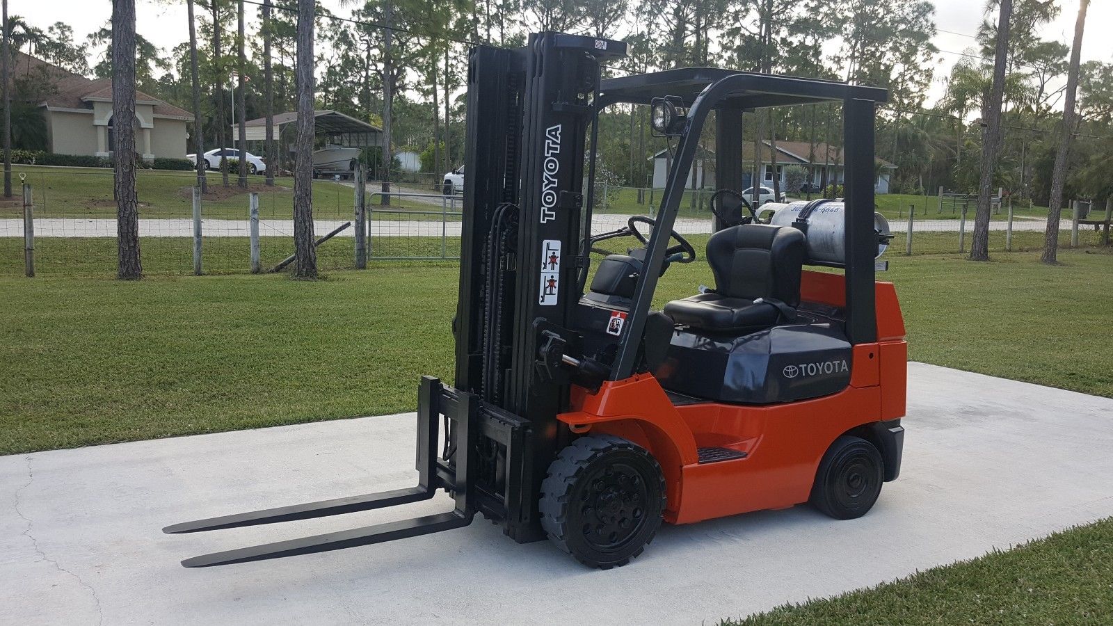 2003 TOYOTA FORKLIFT 7FGCU25
